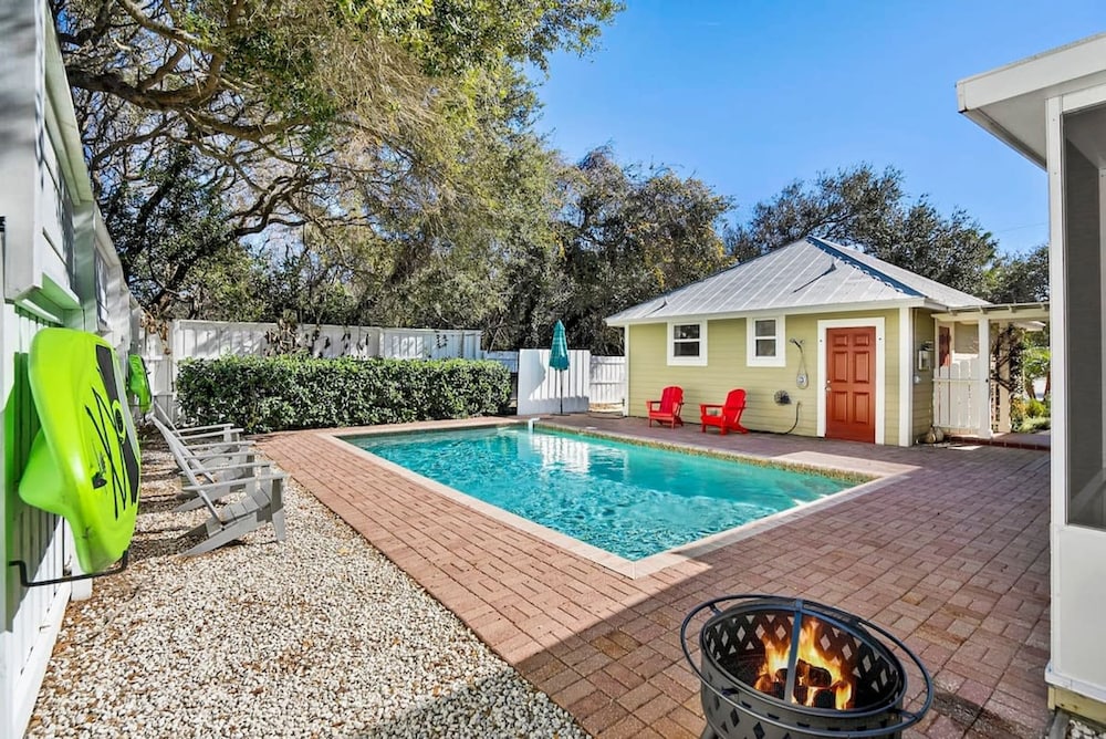 Beach House Pool Golf Cart Game Room BBQ