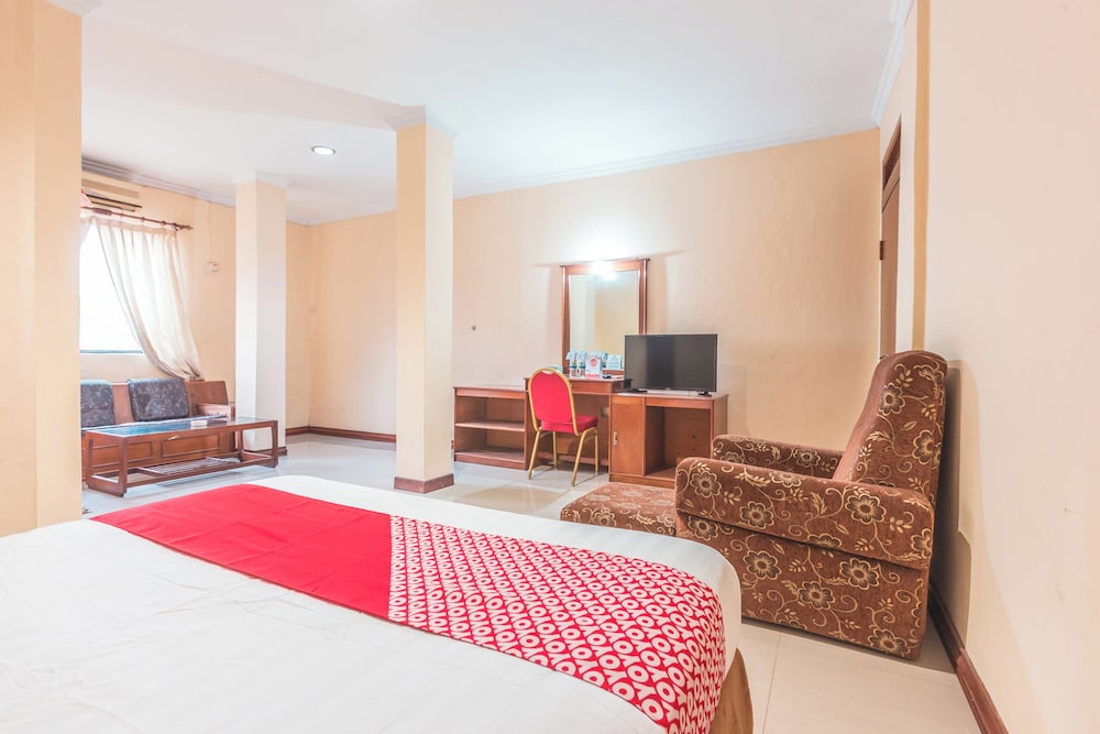 OYO 94759 Hotel Taman Cibinong