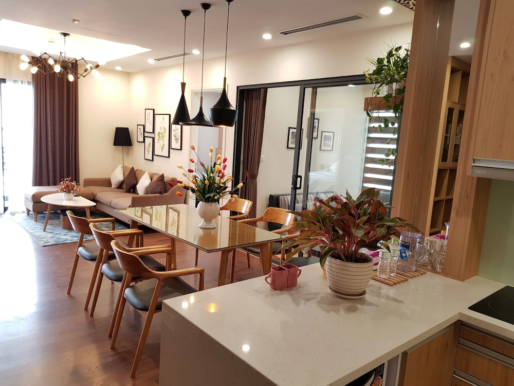 Imperia Garden Apartments - Heart of City
