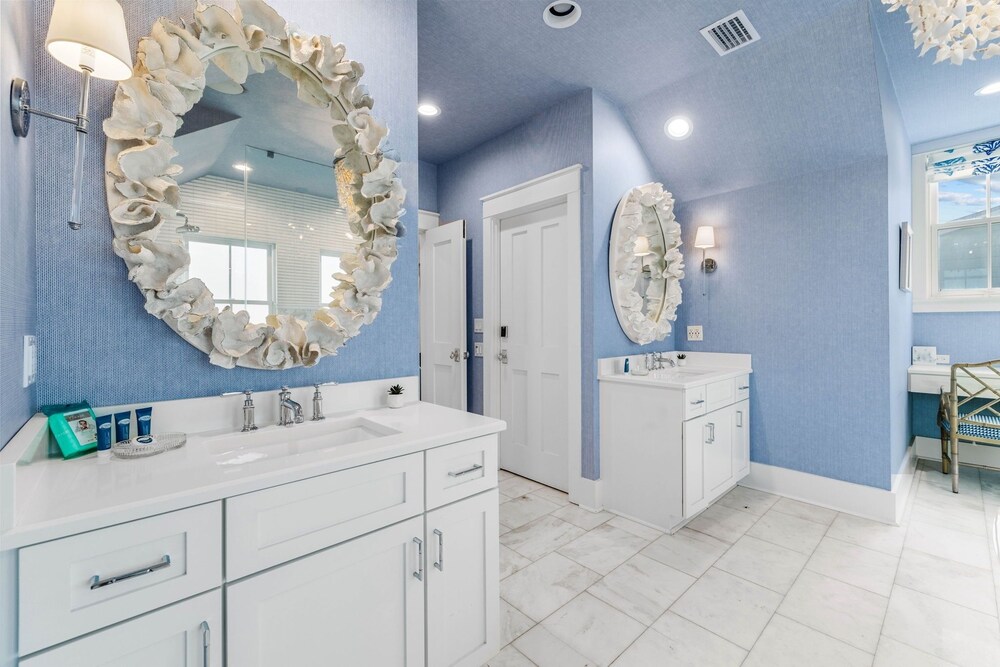 Gulf Front Views "all Decked Out" Luxurious Watercolor Home Steps To The Beach Club 5 Bedroom Home by RedAwning view 4