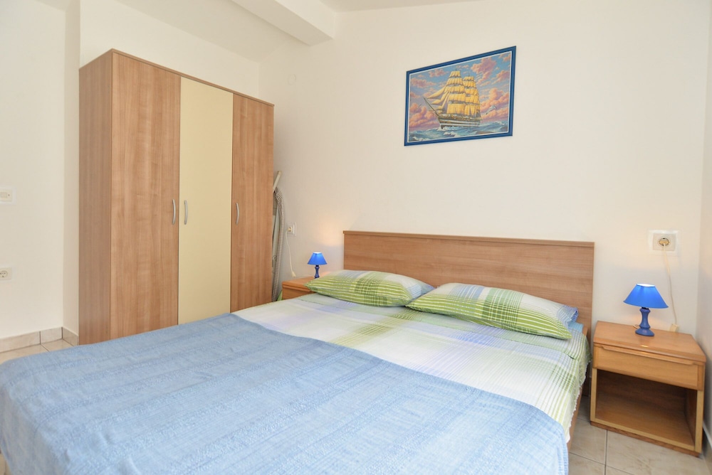 Apartments Tanja 100