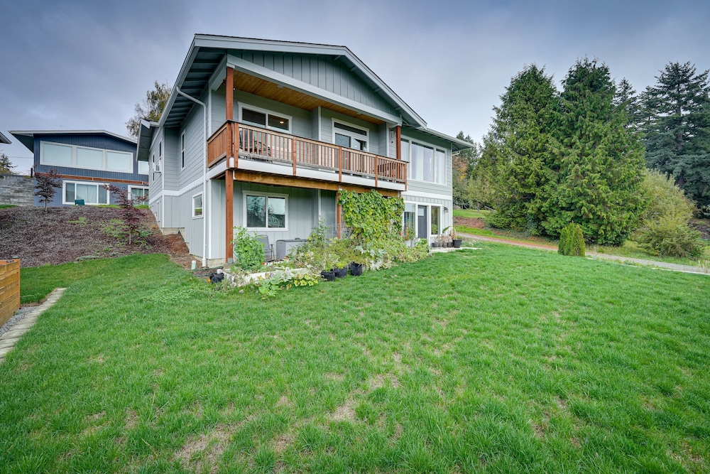Modern Blaine Vacation Rental, 33 Mi to Vancouver! view 5