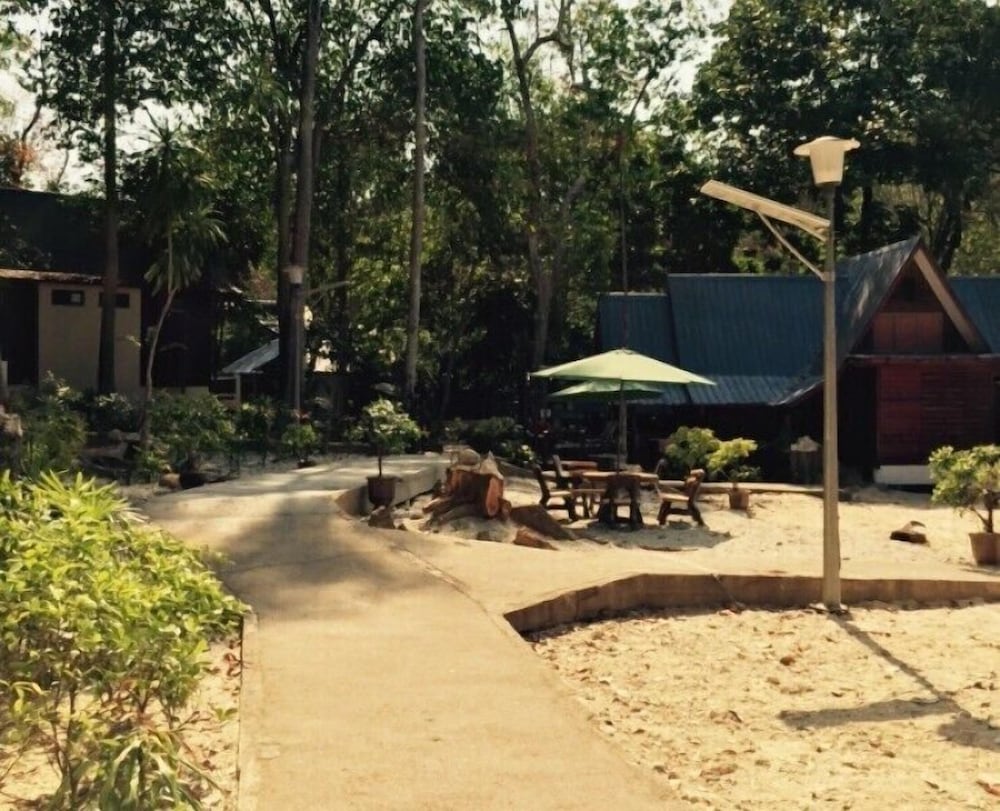 Shari-La Island Resort