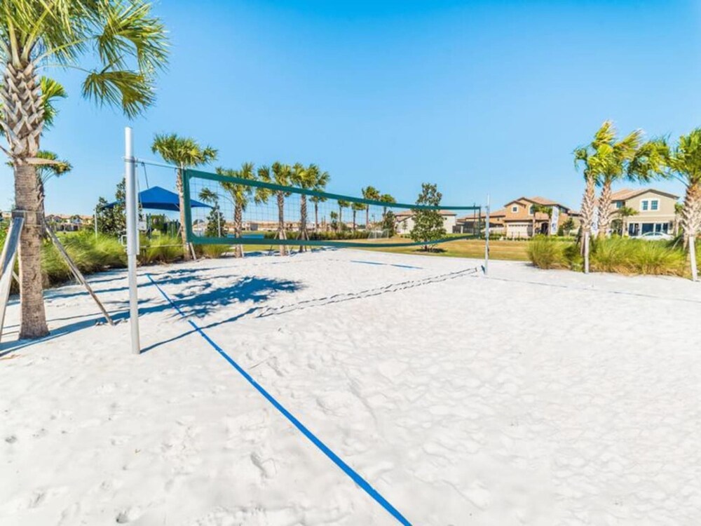 Windsor Westside Paradise Pool