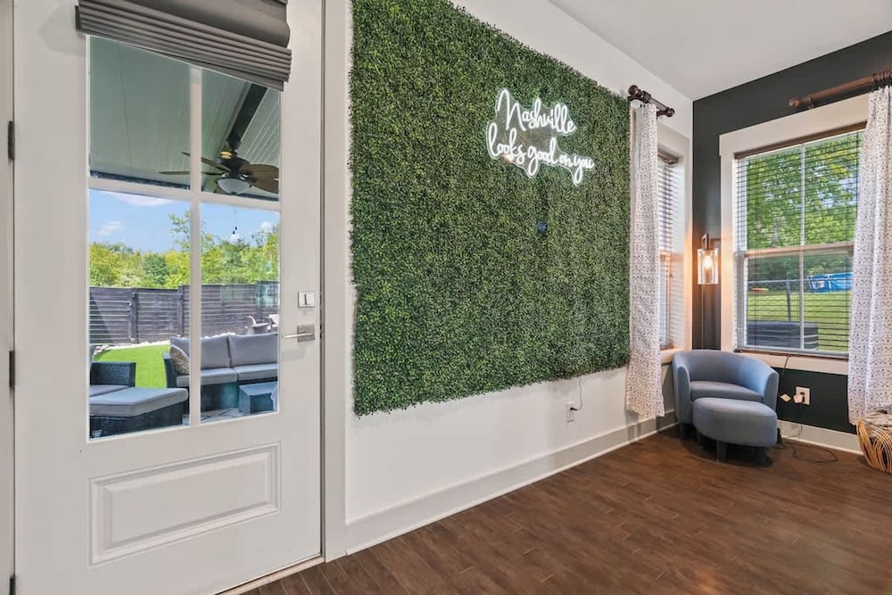 Luxury Home Fire Pit Mini Bar Downtown Nashville