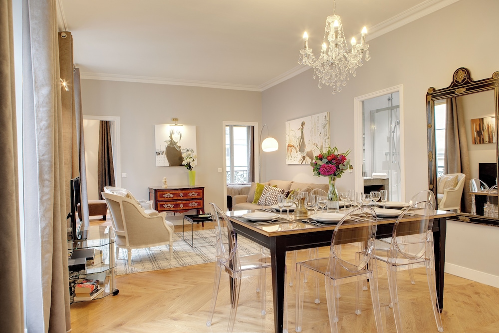 Paris Blanc Manteau Residence