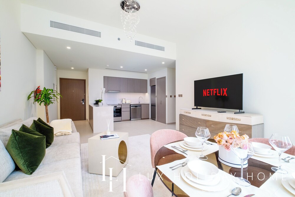 LUX The Grande Signature Skyline Suite 2