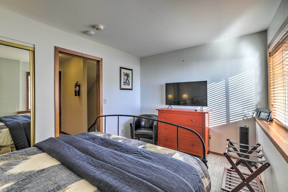 Steps to Diamond Peak: Incline Village Condo view 4