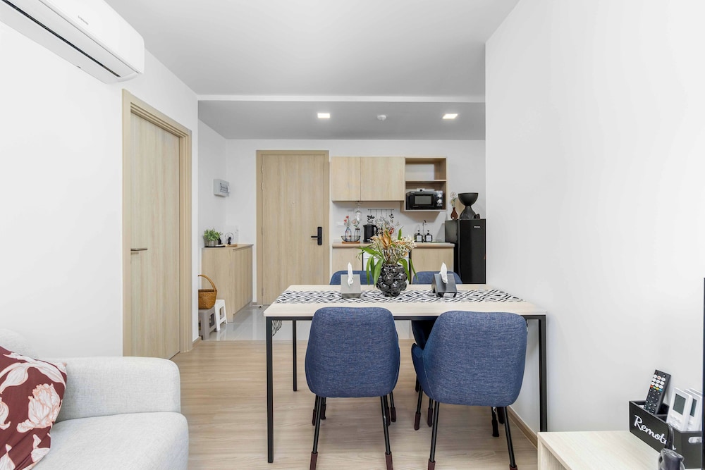 2BR Condo Pool and Full Gym C262