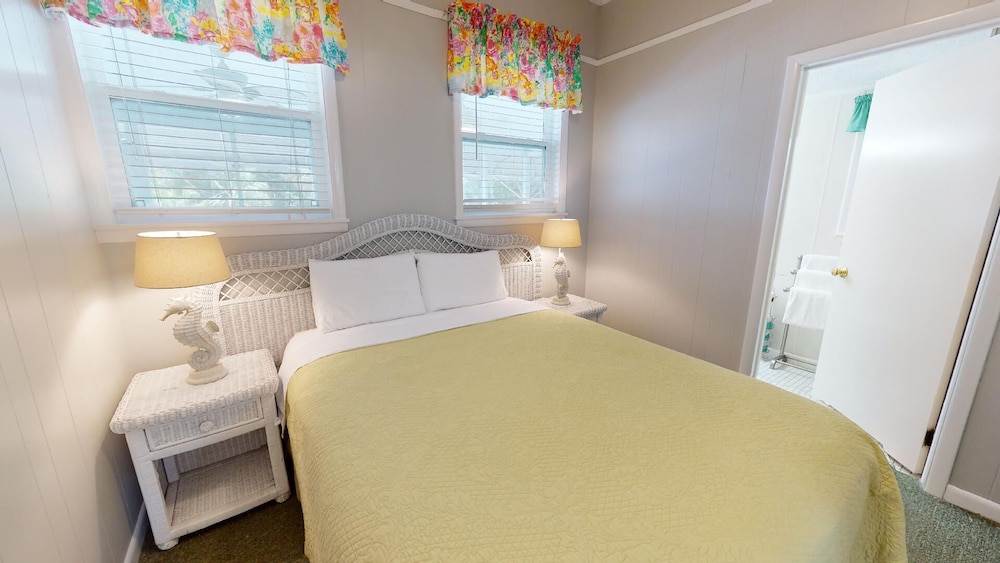 Beach Nugget by Tybee Vacation Rentals