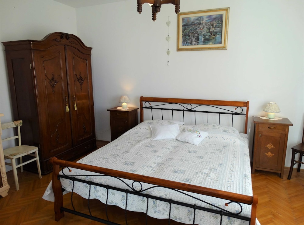 Spacious Novi Vinodolski Apartments With Terrace and Shared Pool
