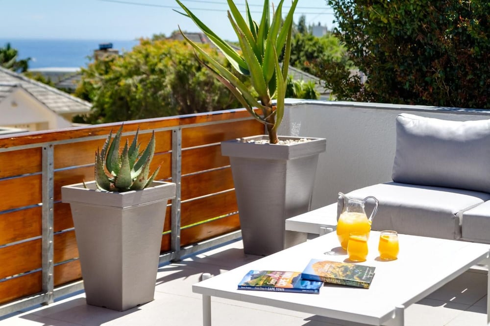 Villa Mirabella Camps Bay - Family Villa With Pool view 3