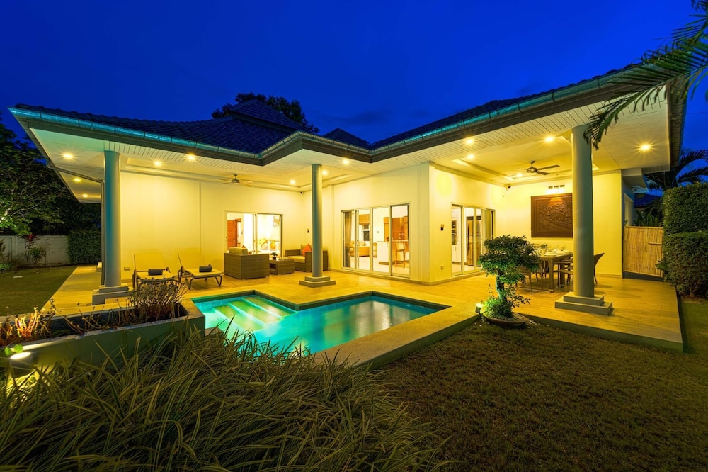 4 Bedroom Private Pool Villa MR51