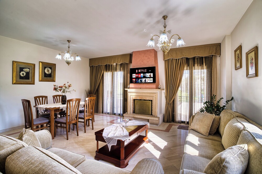 Marilizas Spacious Maisonette