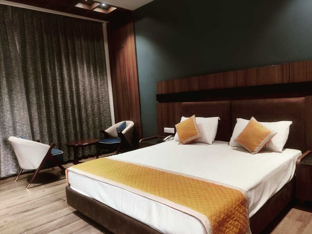 Nirvana Grand Hotel & Resort