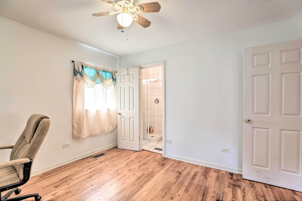 Glendale Heights Home With Office and Backyard! - Property Image 16