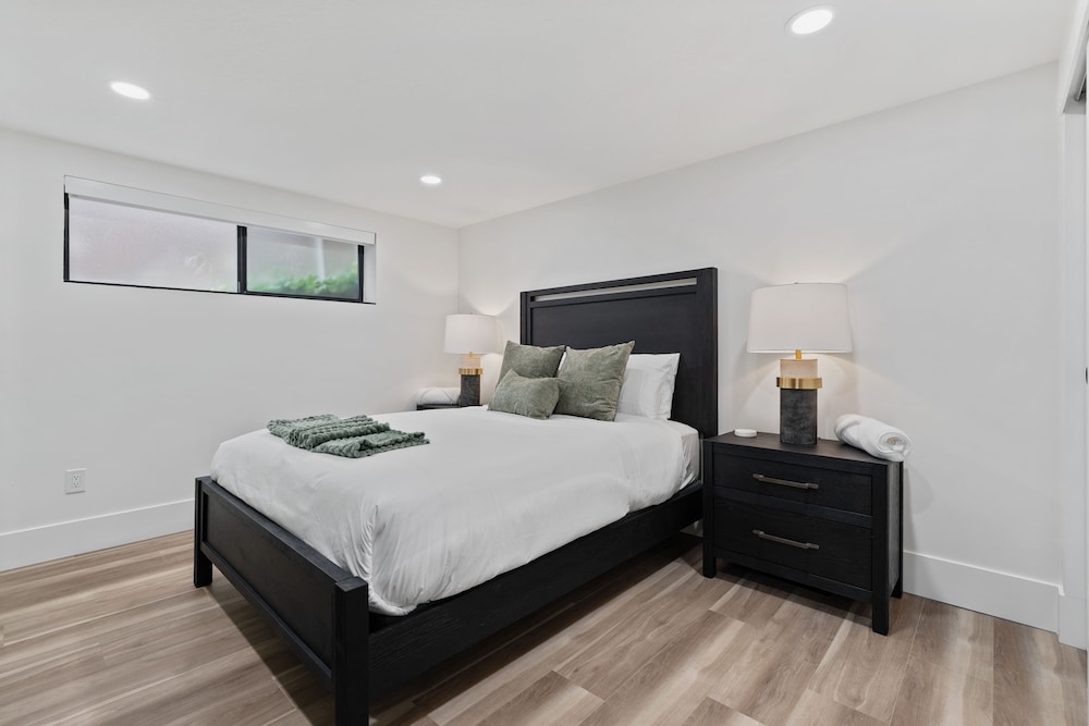All-new Luxe Stay Views, Sauna & Hot Tub 7 Bedroom Villa