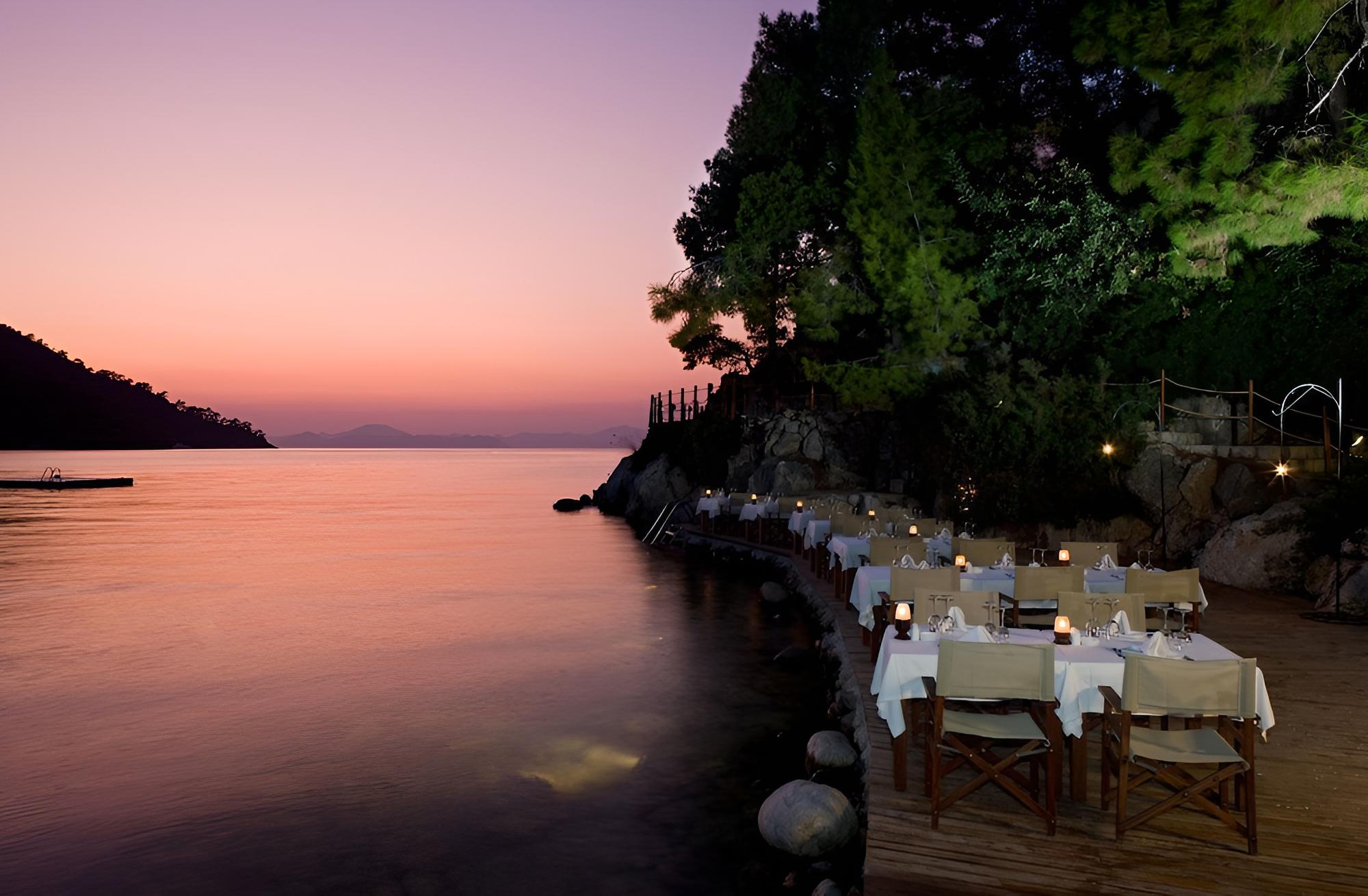 Hillside Beach Club 16