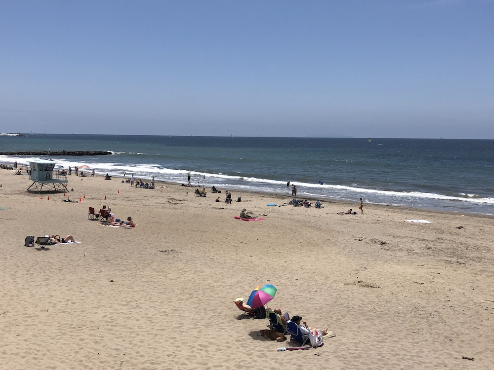 The Shores Inn and Beach Houses