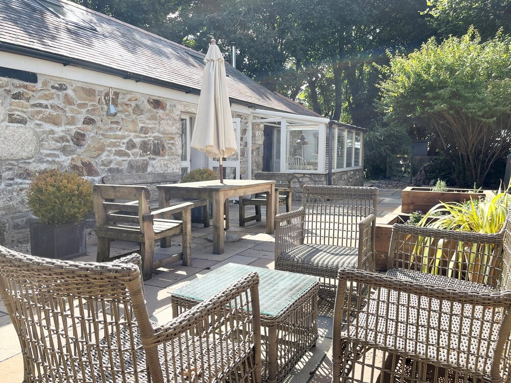Idyllic Country Cottage Near Marazion St Ives view 5