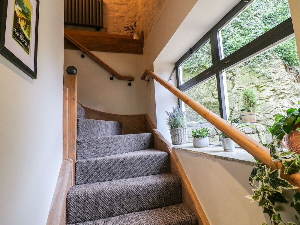 Matlock Vacations - The Carriage House - Property Image 9