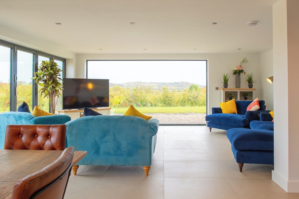 Beautiful Barn Conversion-Escape for 12