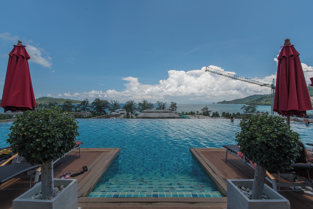 Studio Apartments With Shared Pool Near
