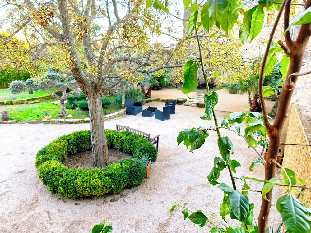 Mas de Castille Guest House