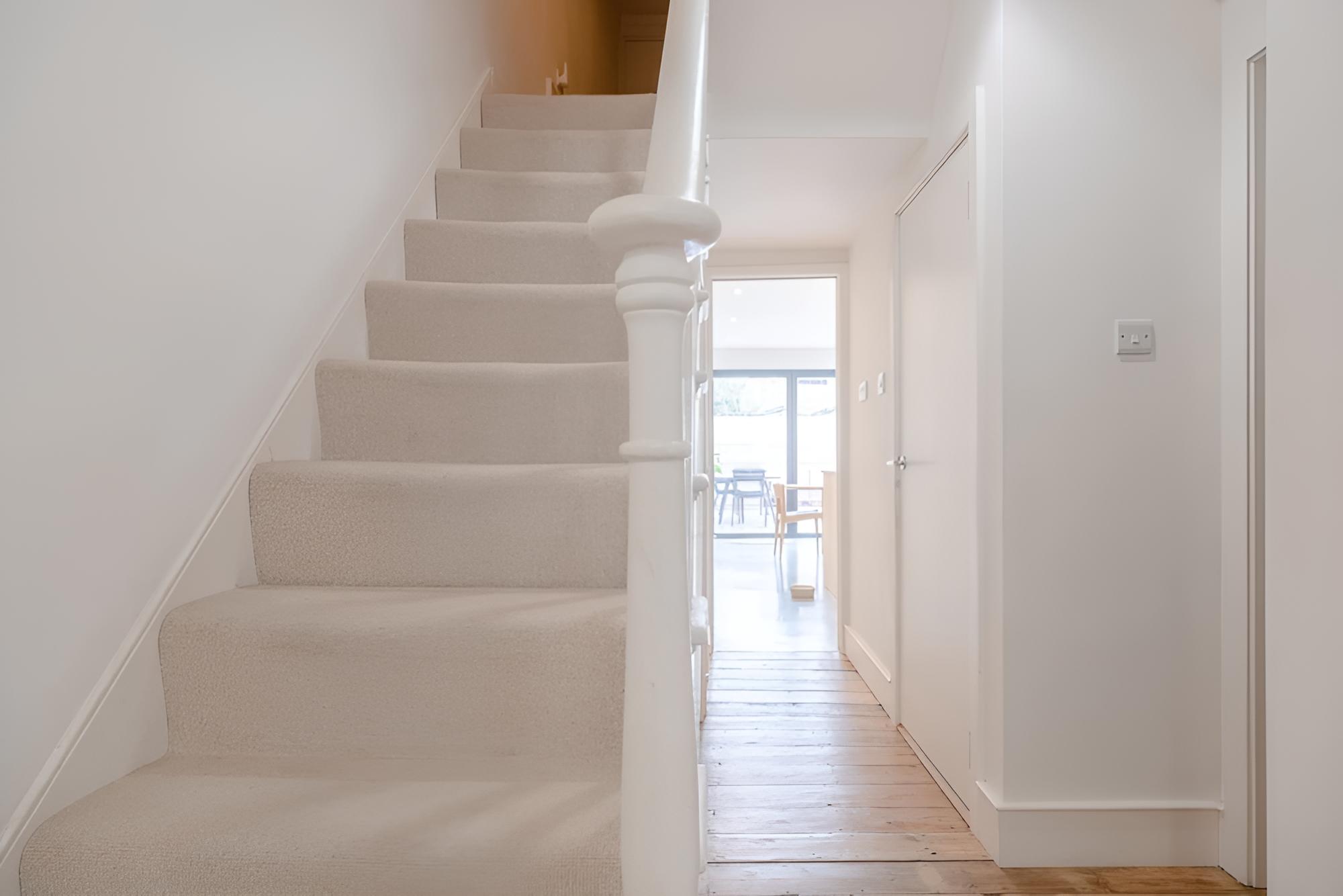 Beautiful Minimalistic 2BD House - Victoria Park