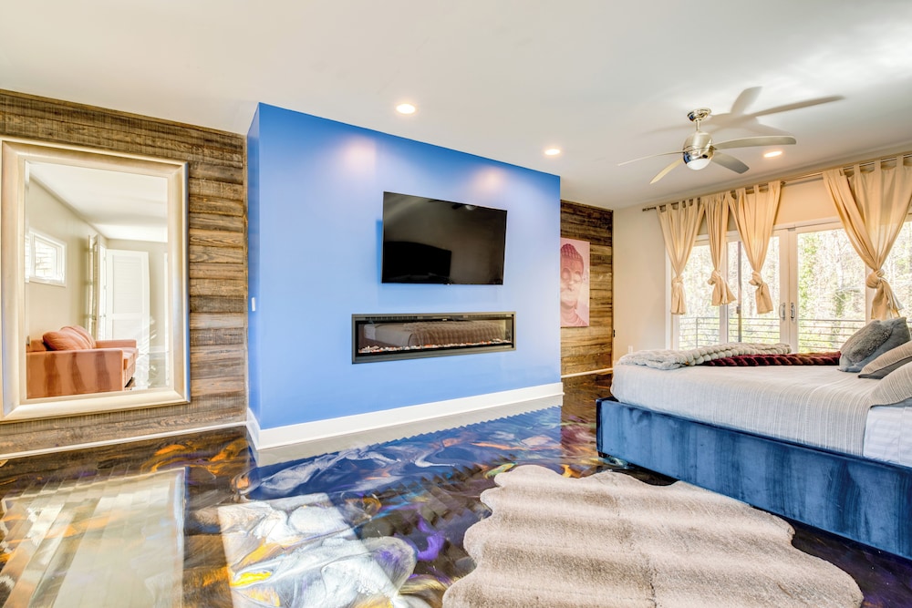 7 Mi to Dtwn Atl: Sleek & Modern Home!