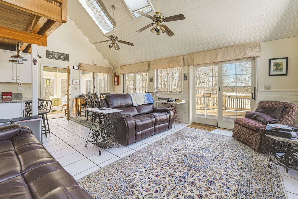 Waterfront Home w/ Boat Dock & Sunroom in Gardiner