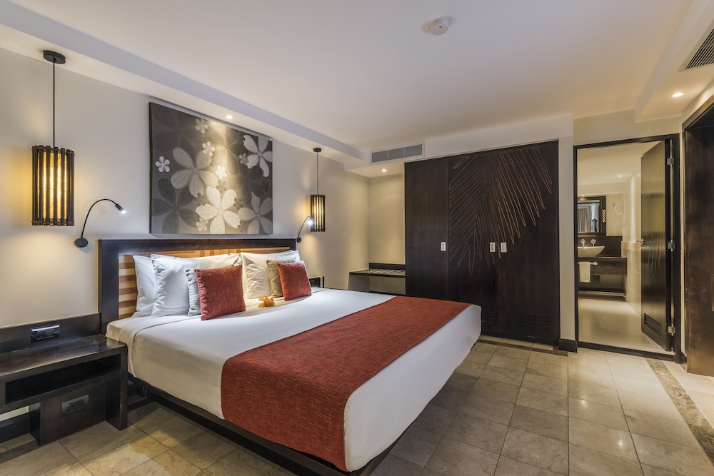 Warwick Fiji - view 6