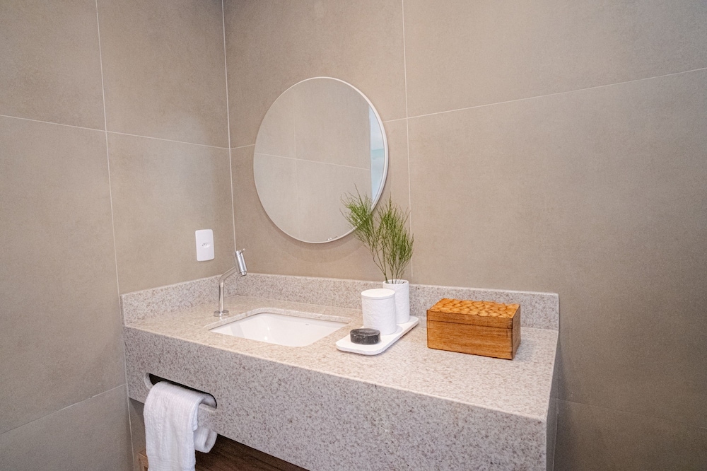 Refuge a few Steps From Copacabana Beach Q10 PCD
