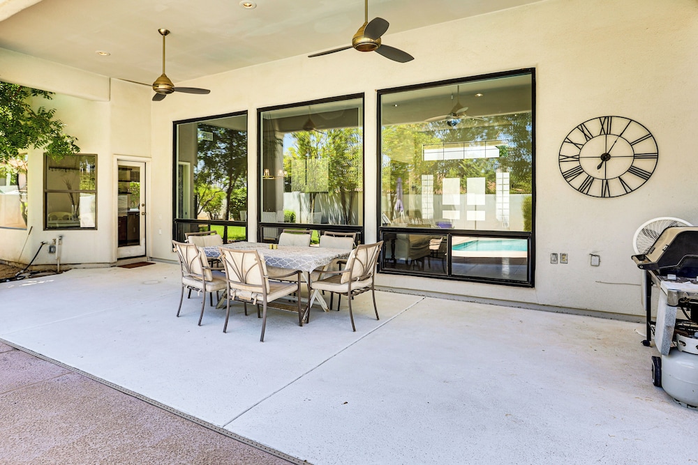 Dog Friendly! Modernist Oasis in North Scottsdale