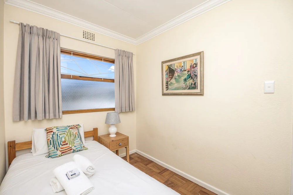 Vibrant and Safe 2 Bedroom Apartment view 2
