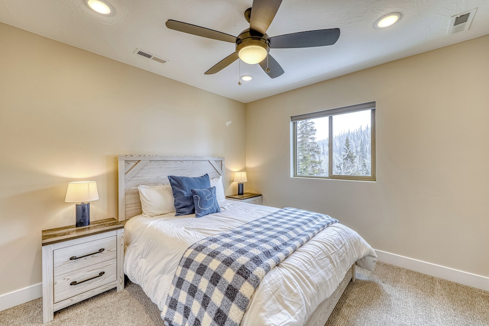 Crooked River 10 A - Entire Home!