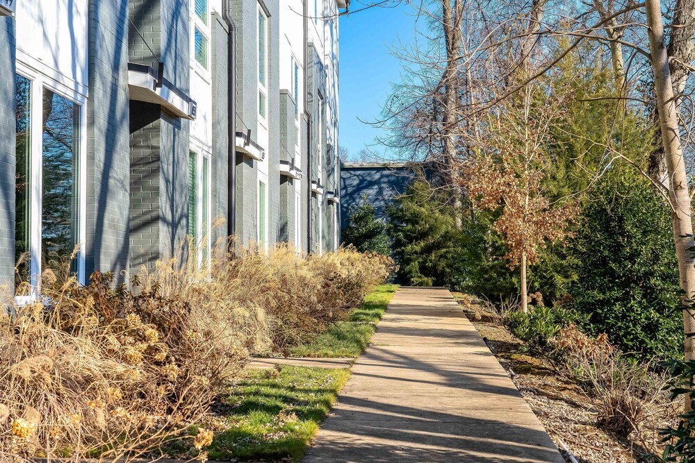 Nashville Vibes 4 Bedroom Townhouse