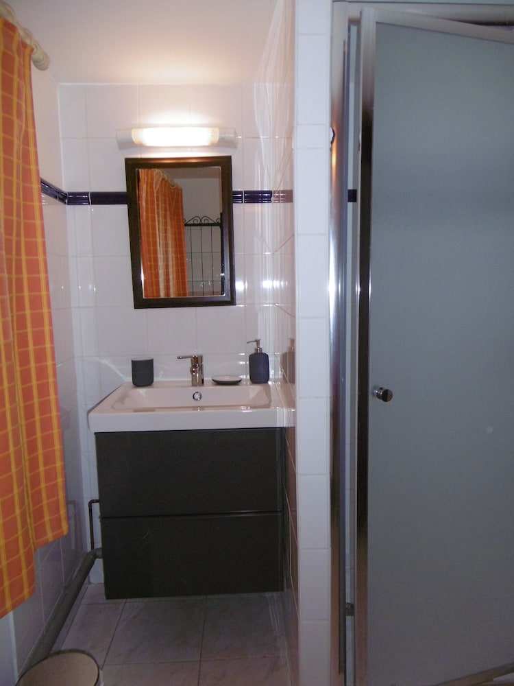 916 Travel Inn