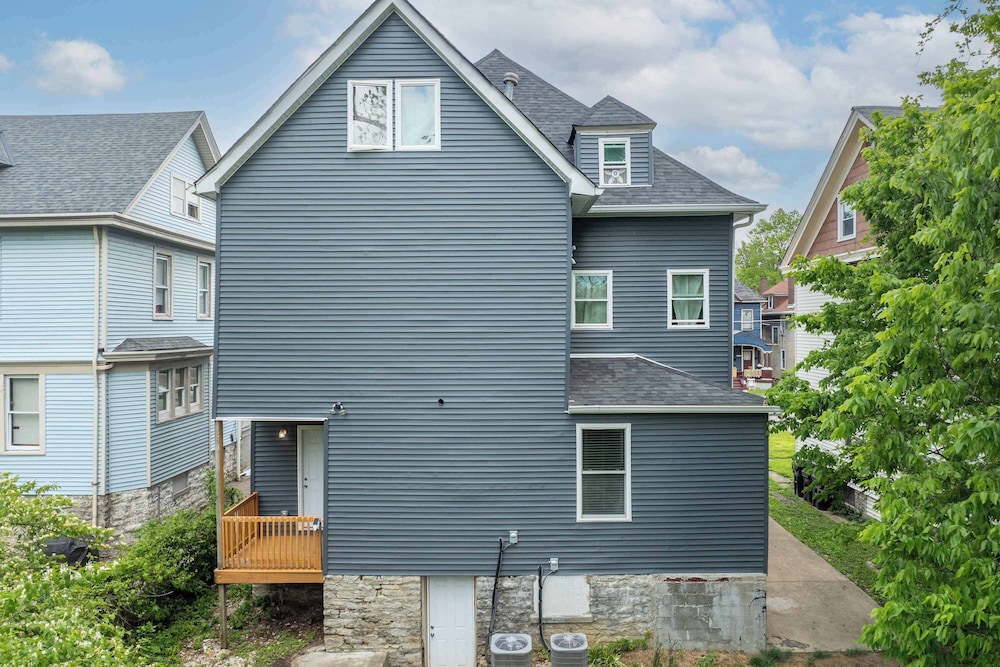 Queen City Retreat 1 - Cozy Home for 6 Near Attractions & Restaurants