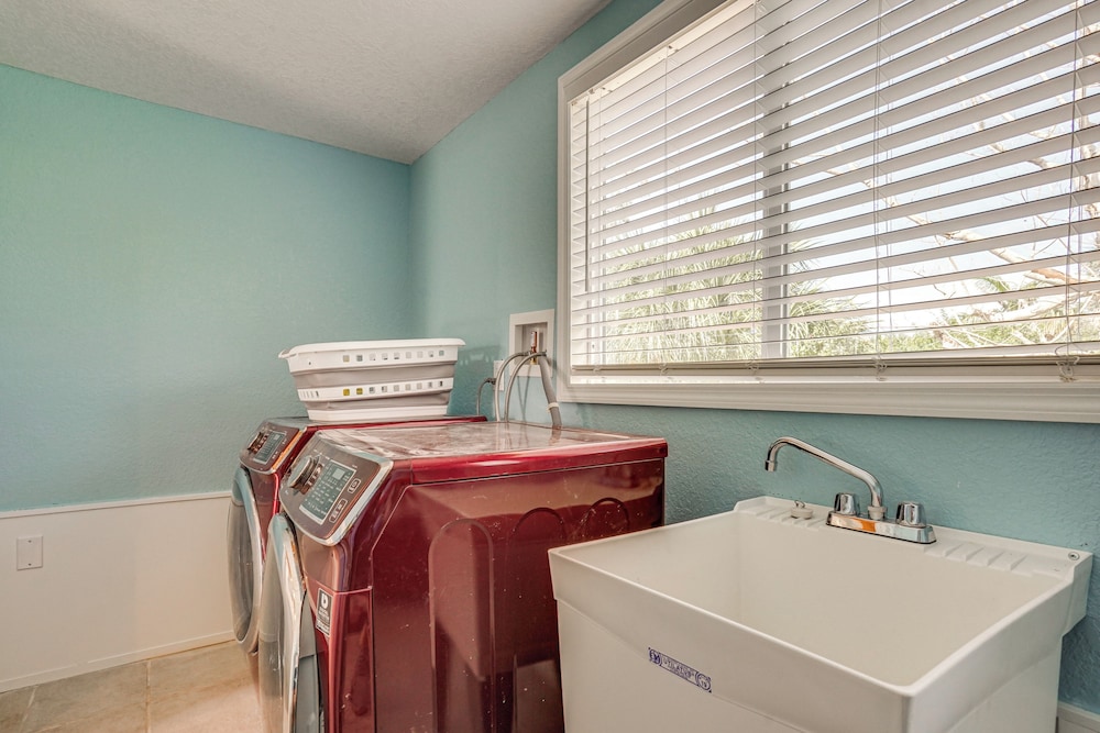 3 Mi to Beaches: Pet-friendly Retreat in Bradenton