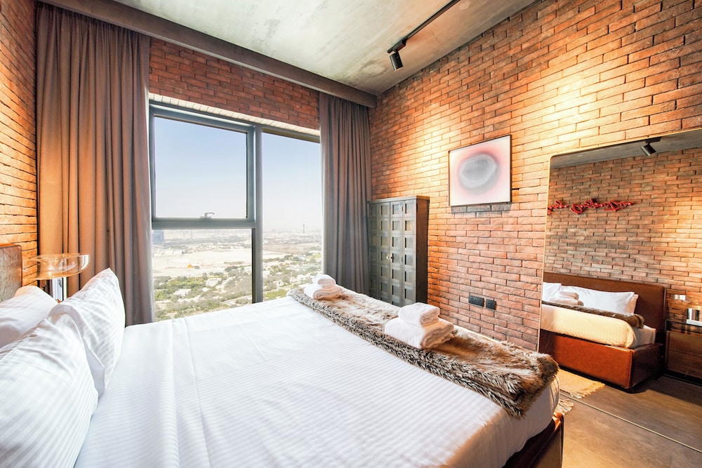 PVH - Modern Edgy 1BR - Downtown Views
