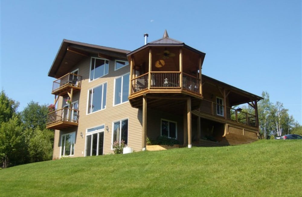 Strong Timbers B&B