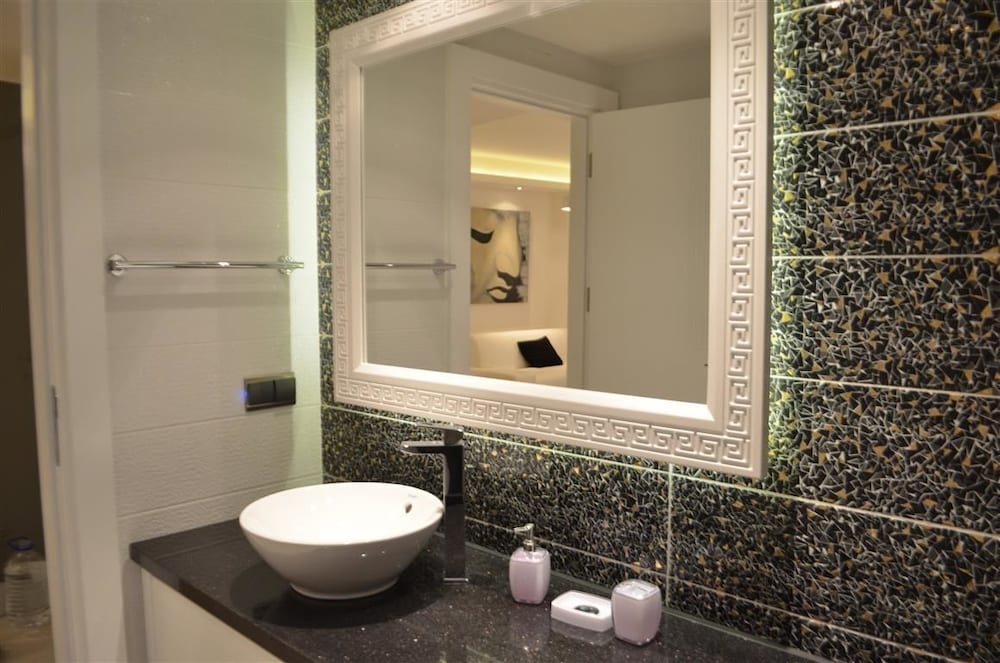 Elite Admiral Premium Residences
