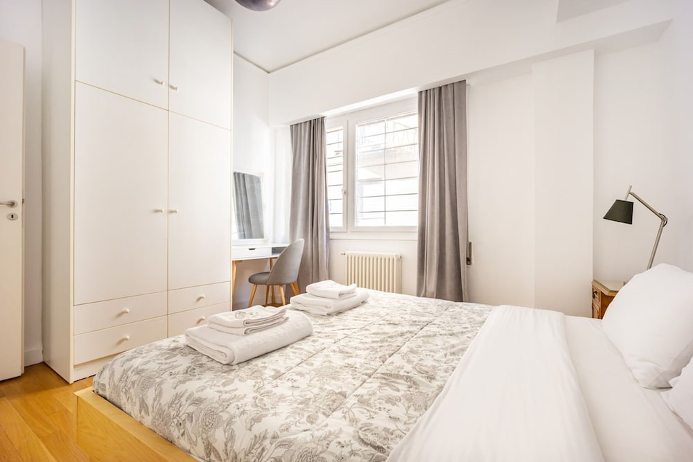 Sunny 1bedroom Cozy Flat in the Acropolis Area