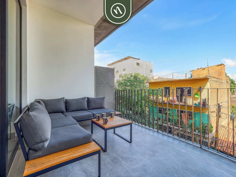 Amazing 1 BR Condo With Terrace - Rooftop Pool