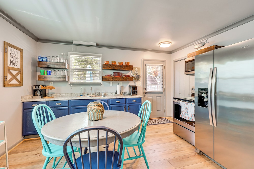 Play & Unwind, Oak Island Home < 2 Mi to Beach!