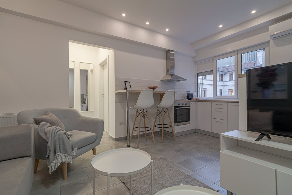 4BR Sanctuary - Near Cismigiu Park Universitatii