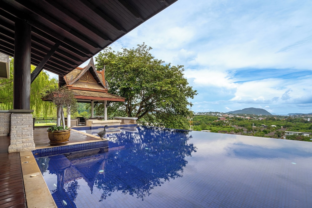 Royal Legacy Golf Villa