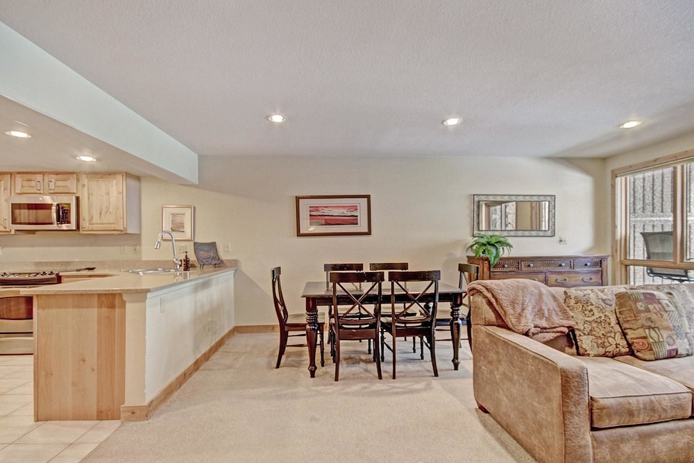 CM244S Copper Mtn Inn by RedAwning