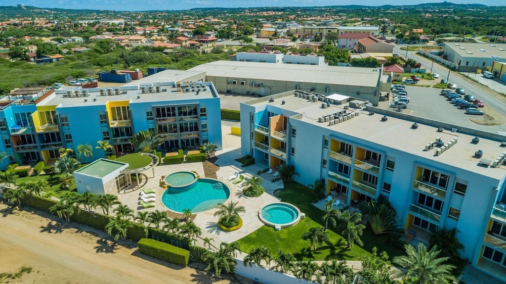 Beautiful Condo w 2BR 2BA Groundfloor Pool Access